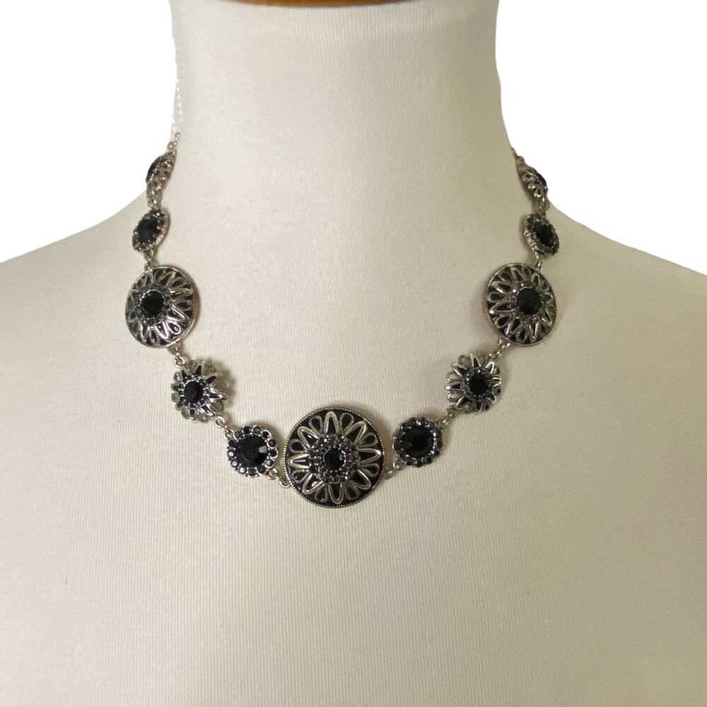 Trifari Floral Medallion Necklace Black Silver Tone Chunky Witchy Whimsigoth 18"